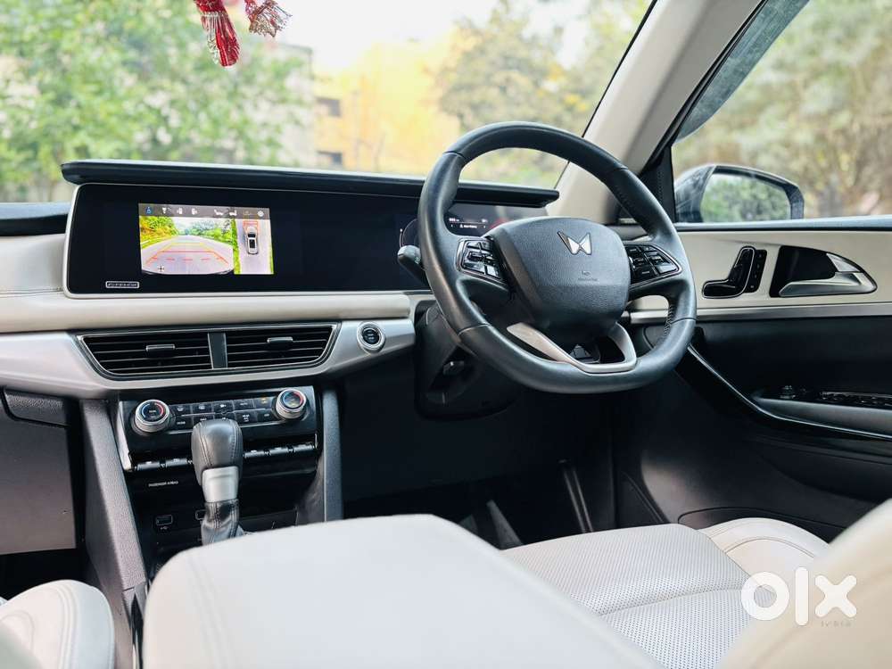 Mahindra Xuv700 Ax7l 6 Str At, 2024, Diesel