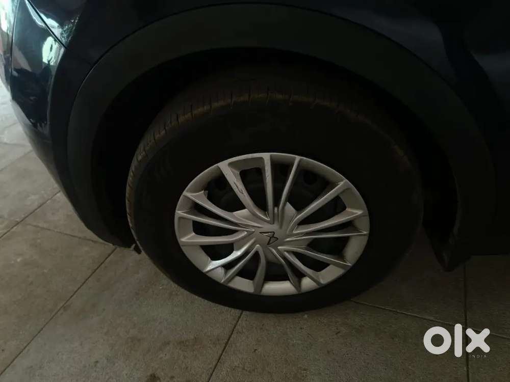 Mahindra Xuv700 2022 Diesel Well Maintained