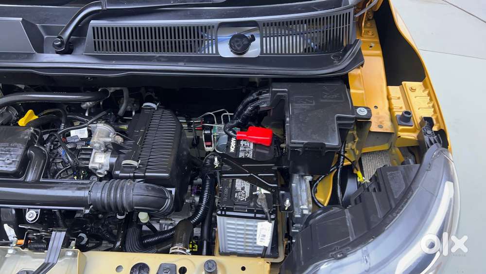 Renault Triber Rxz Easy-r Amt, 2025, Petrol