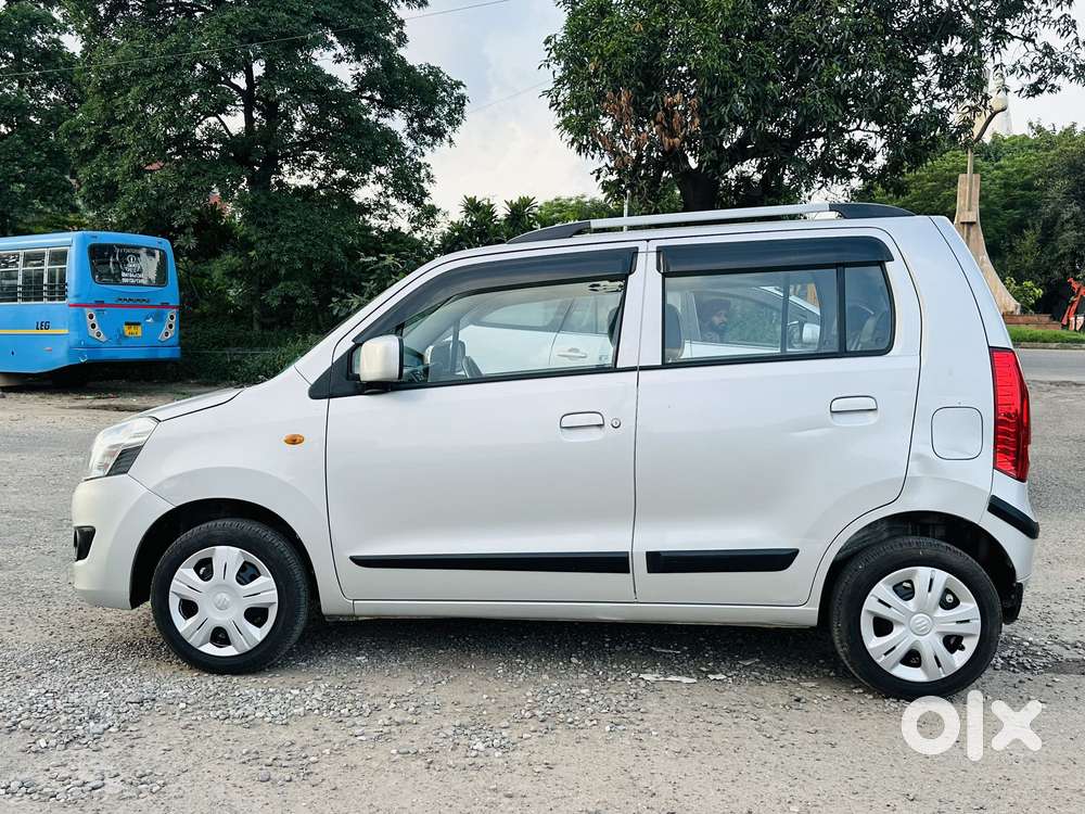 Maruti Suzuki Wagon R Vxi Amt, 2017, Petrol