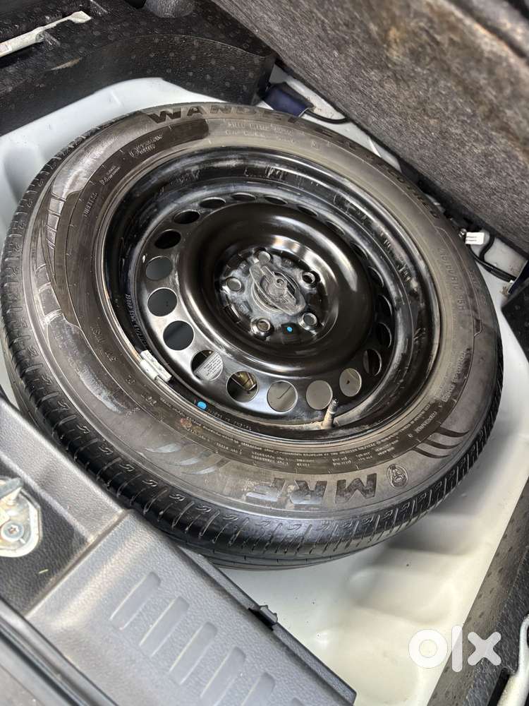 Maruti Suzuki Vitara Brezza 1.5 Vxi At, 2023, Petrol