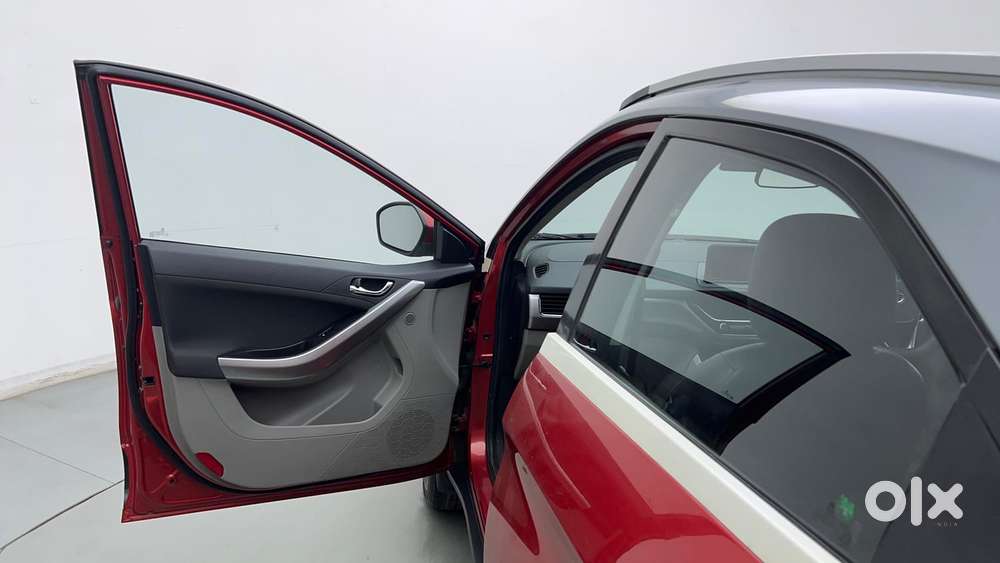 Tata Nexon 1.2 Revotron Xza Plus (o) Dual Tone, 2018, Petrol
