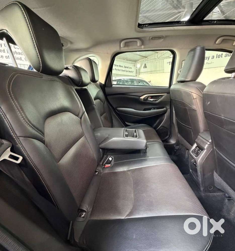 Maruti Suzuki Grand Vitara 1.5 Alpha Plus Dual Tone Intelligent Hybr..