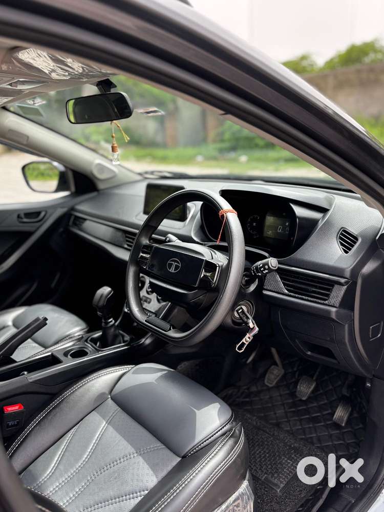 Tata Nexon Smart Plus1.2 Revotron Petrol 5 Mt, 2025, Cng & Hybrids