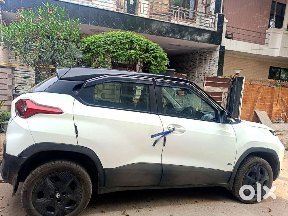 Tata Ev With Sunrooj