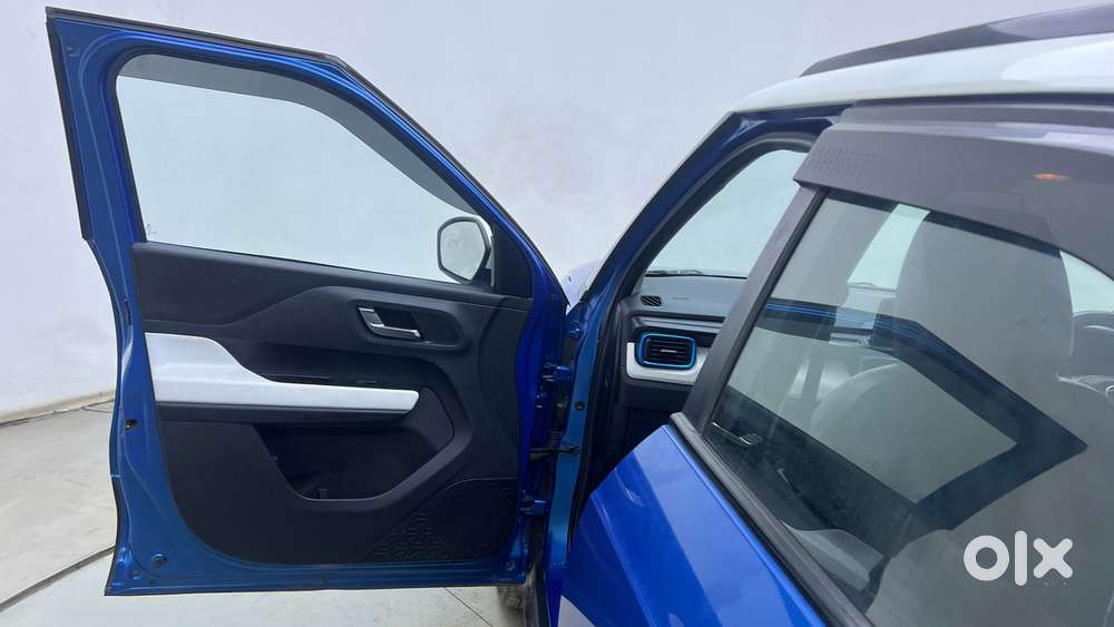 Tata Punch 1.2 Revotron Creative Amt Dual Tone, 2022, Petrol