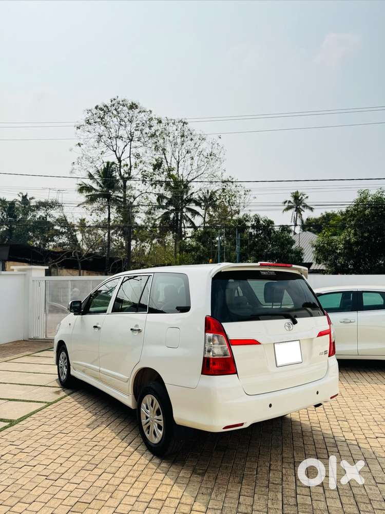 Toyota Innova 2014/2015 Reg  Diesel 75000 Km Driven