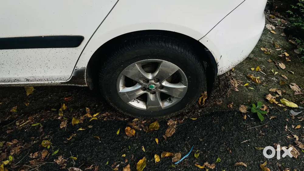 Skoda Fabia Petrol Manual 2011