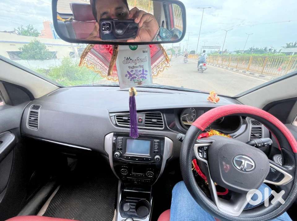 Tata Bolt Petrol 2017