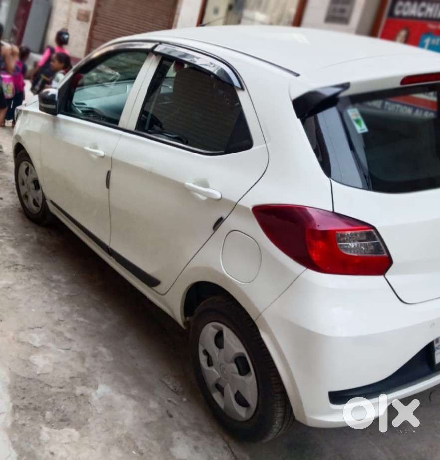 Tata Tiago 1.2 Revotron Xt (o), 2023, Petrol