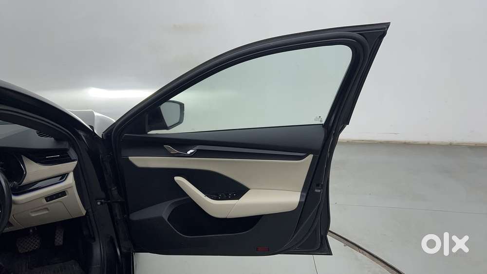 Skoda Octavia 2.0 Style Tsi At, 2023, Petrol