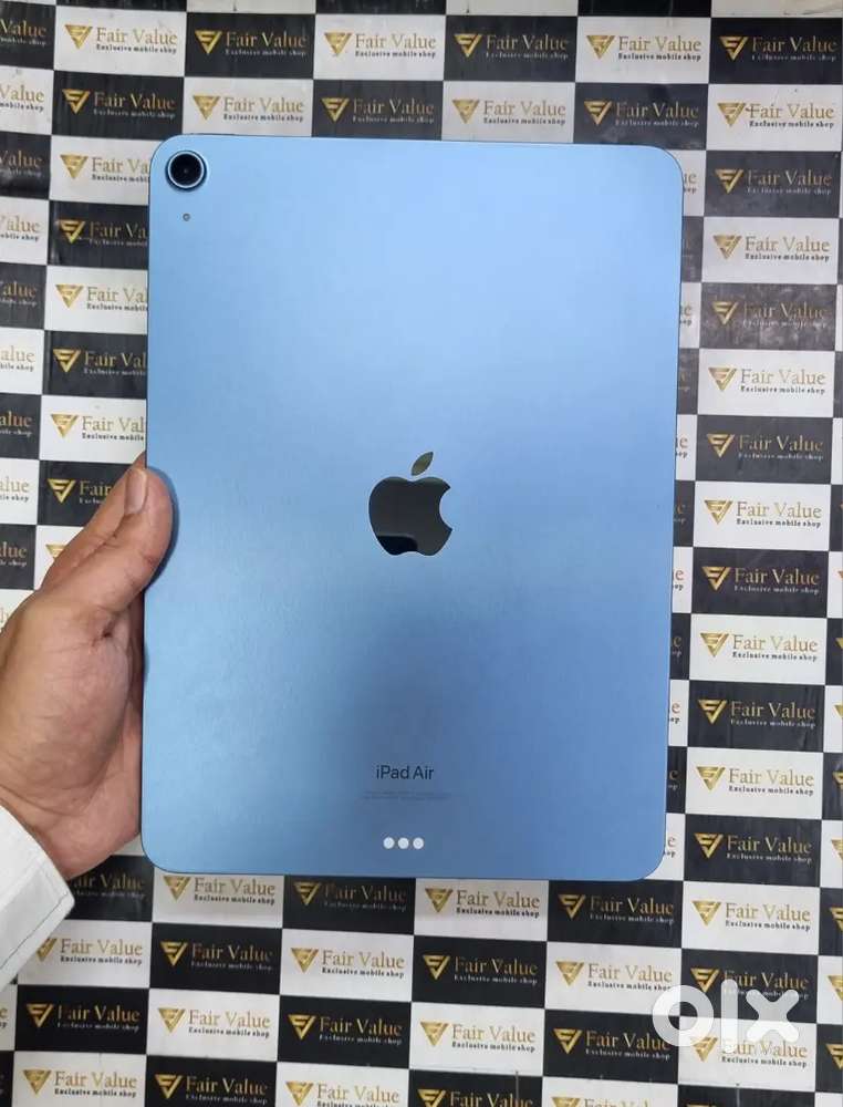 APPLE IPAD AIR 5 M1 CHIP 256GB STORAGE BLUE COLOUR - Tablets in