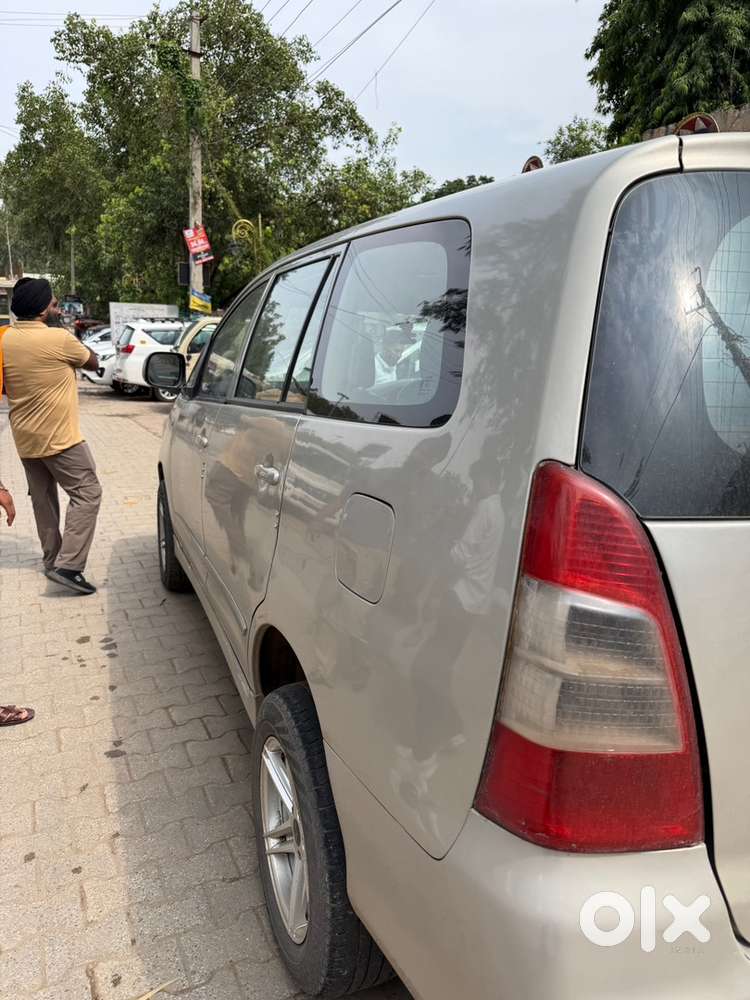 Toyota Innova 2012 Diesel Well Maintained