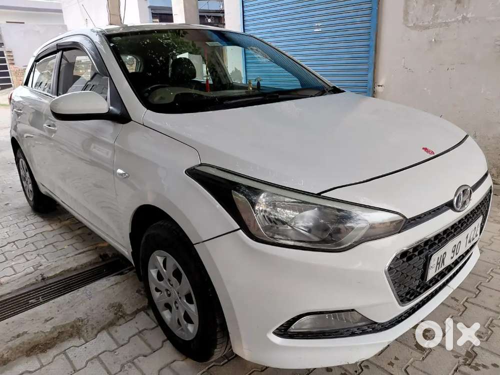 Hyundai I20 Executive 54415 Km Runing Showroom Car