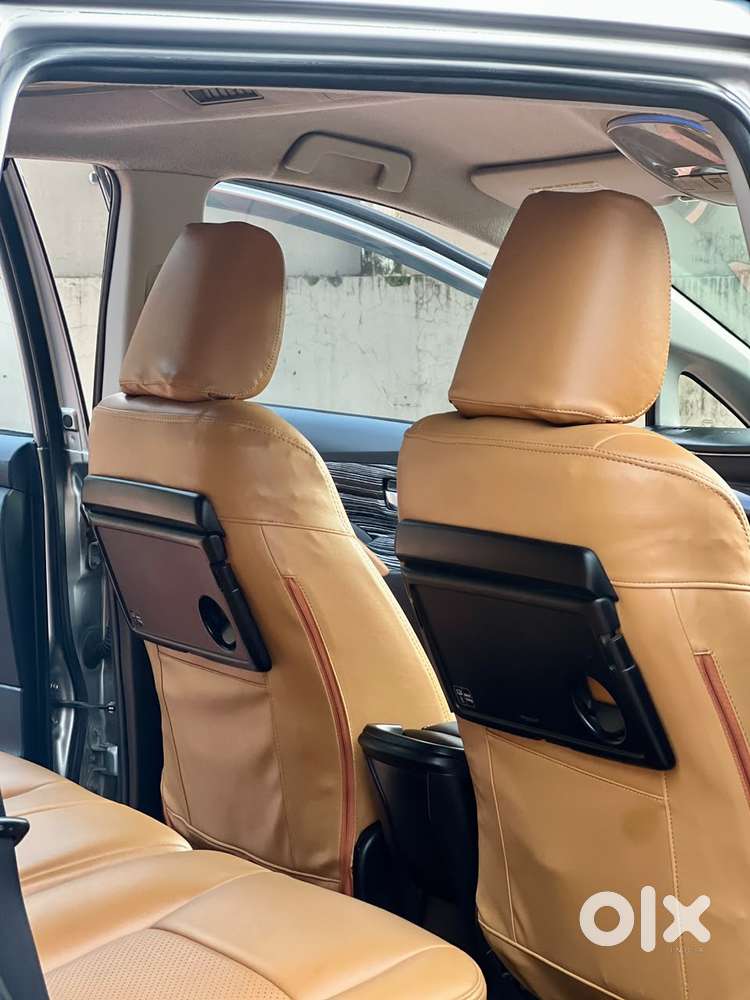 Toyota Innova Crysta 2.4 V 8 Str, 2016, Diesel
