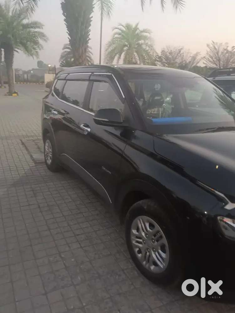 Kia Carens 2025 Petrol 6500 Km Driven