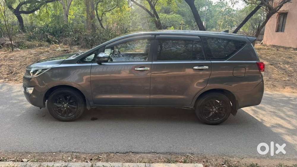 Toyota Innova Crysta 2017 Diesel Well Maintained