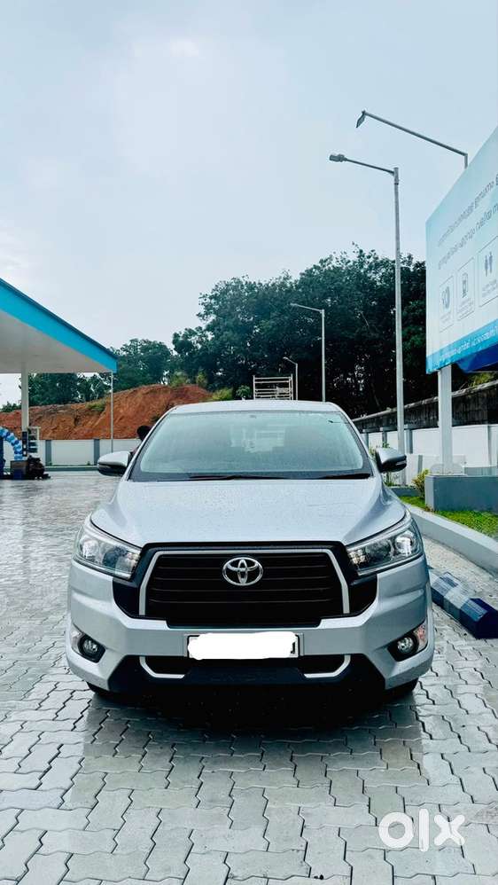 Toyota Innova Crysta Petrol 2016