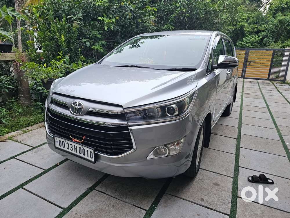 Toyota Innova Crysta 2.8z At Top Variant
