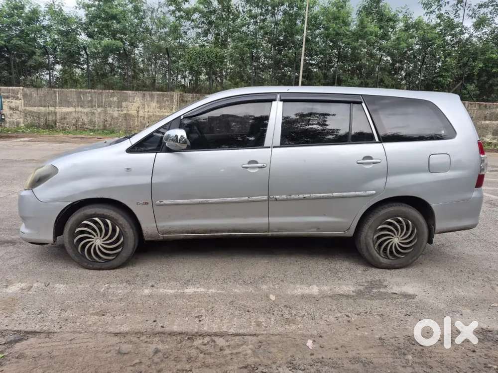 Toyota Innova 2011 Diesel 7-seater Car