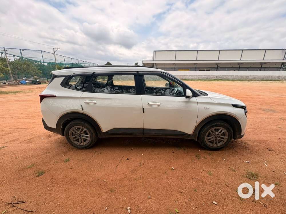Kia Carens Petrol 2022 Km Driven