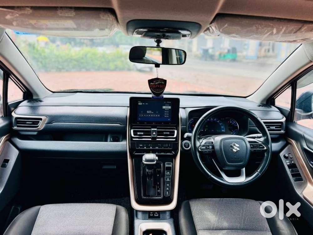 Maruti Suzuki Invicto Zeta Plus 8str, 2023, Petrol