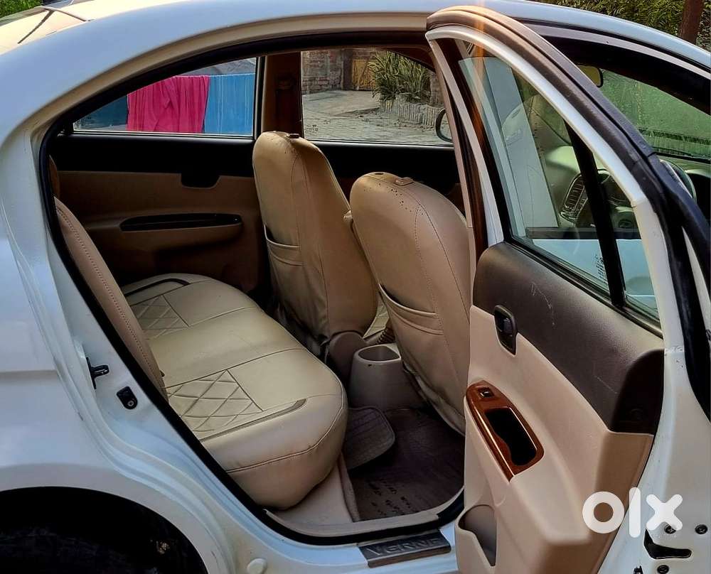 Hyundai Verna, 2011