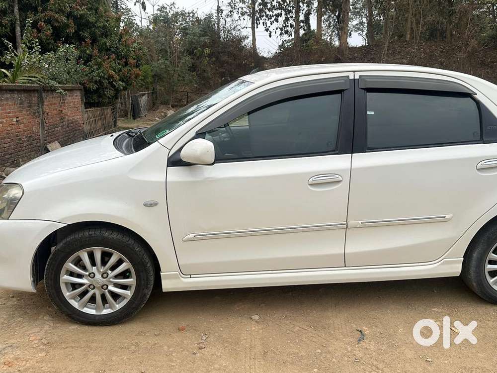 Toyota Etios 2011 Petrol 80000 Km Driven