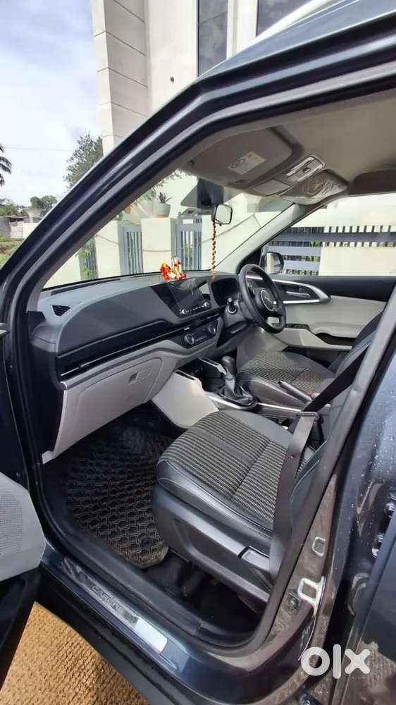 Kia Carens 1.4 Luxury 2023