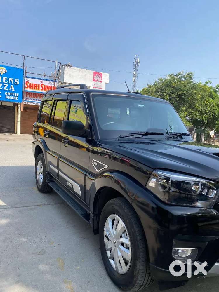 Mahindra Scorpio Classic 2025 Diesel Manual