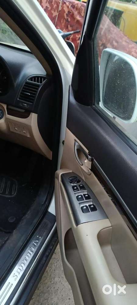 Hyundai Santa Fe 2011 Diesel 98000 Km Driven