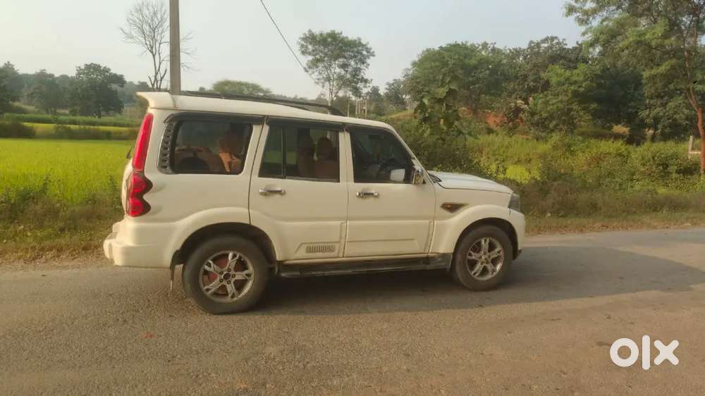Mahindra Scorpio S6 Plus 2016