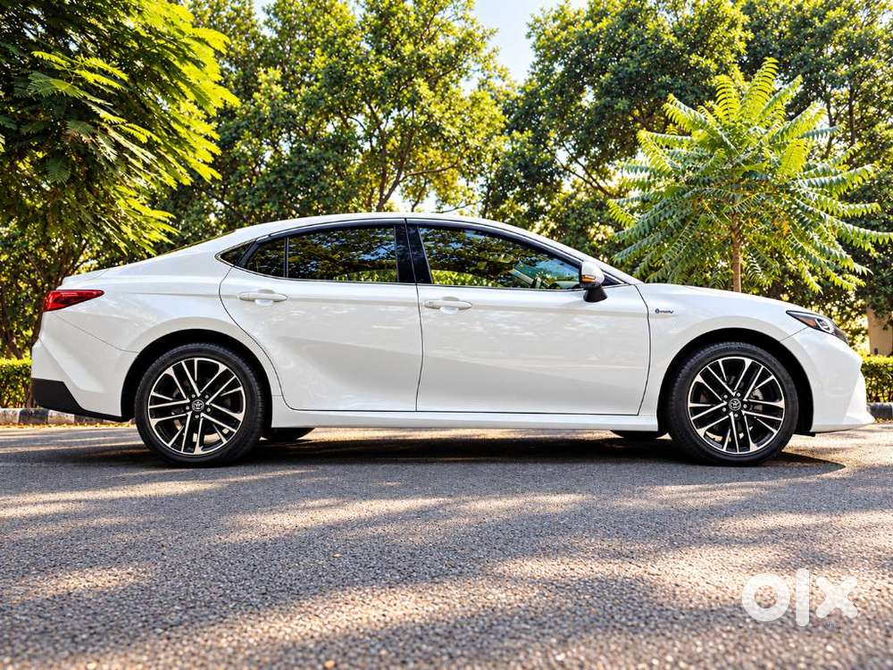 Toyota Camry 2.5 Hybrid, 2025, Petrol