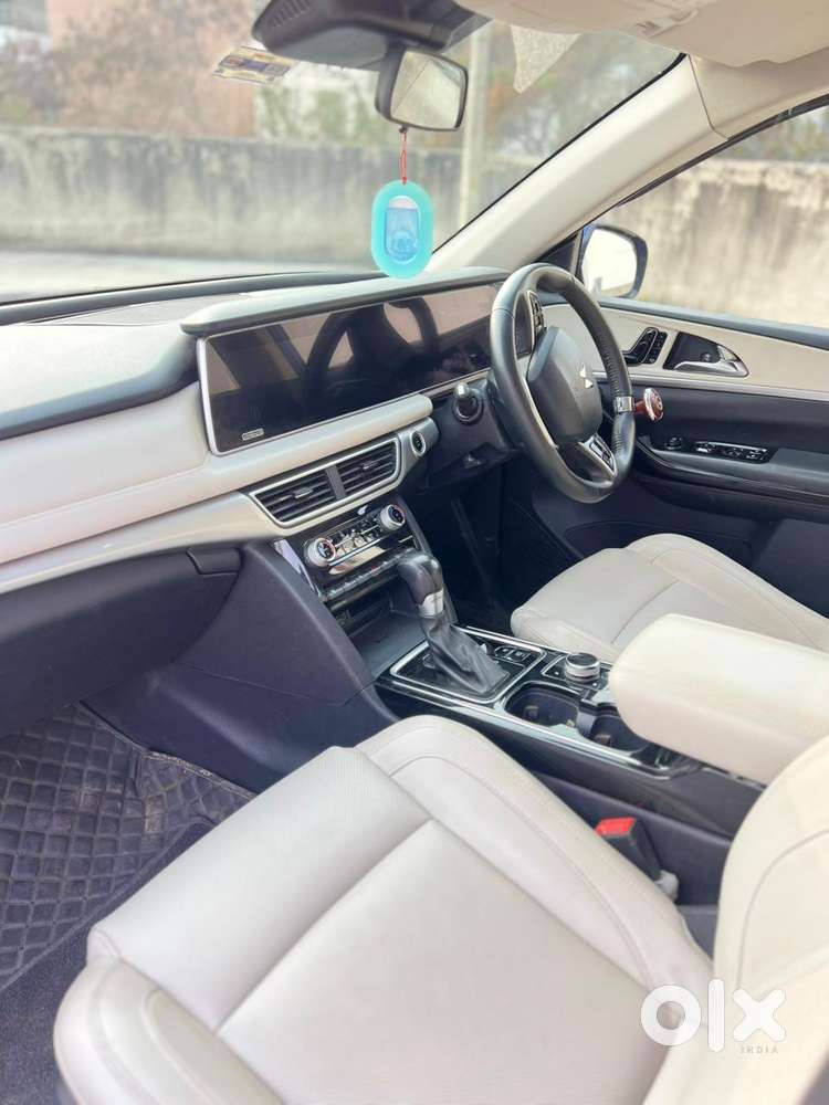 Mahindra Xuv700 2.2 Ax 7 Diesel At Str, 2022, Diesel