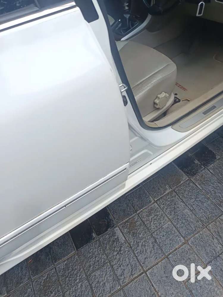 Toyota Corolla Altis 2010-2013 Diesel