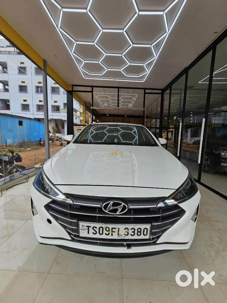 Hyundai New Elantra Petrol Mt 2019