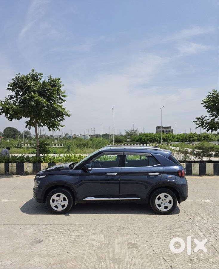 Hyundai Venue 1.2 S (o), 2022, Cng & Hybrids
