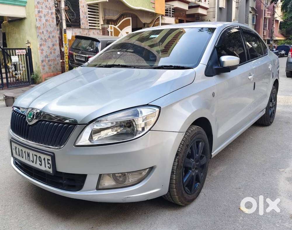 Skoda Rapid 1.6 Mpi At Ambition Plus, 2013, Petrol