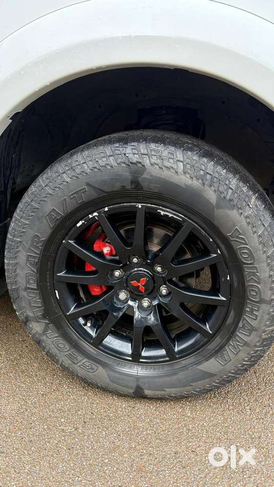 Mitsubishi Pajero Sport 2015