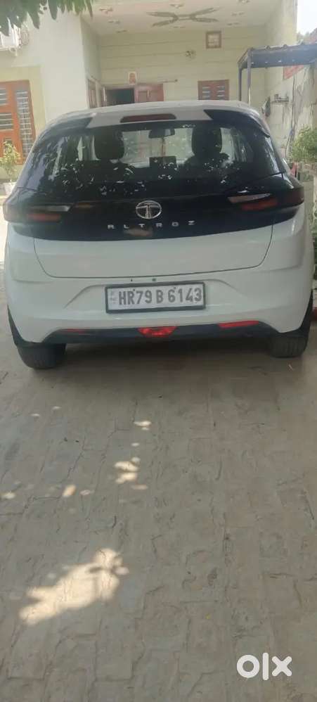 Tata Altroz Xt Petrol+cng With First Party Insurance
