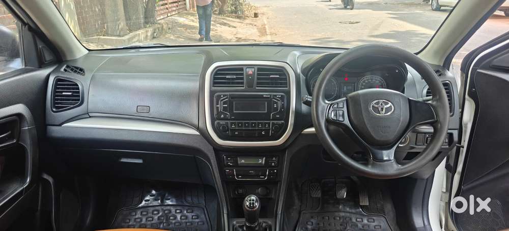 Toyota Urban Cruiser 1.5 Premium Grade Dual Tone Mt, 2022, Petrol
