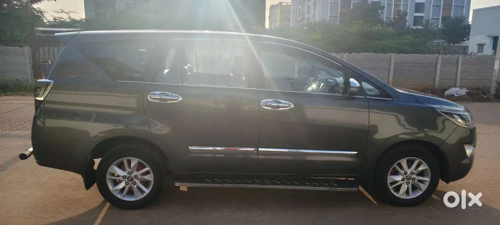 Toyota Innova Crysta Diesel 2018 ,2.4 V , 8 Seater