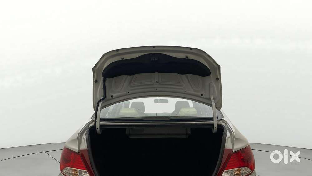 Hyundai Verna Fluidic 1.6 Vtvt Sx, 2014, Petrol