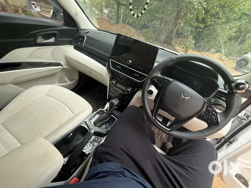 Mahindra Xuv300 Ax7 At Petrol 2026