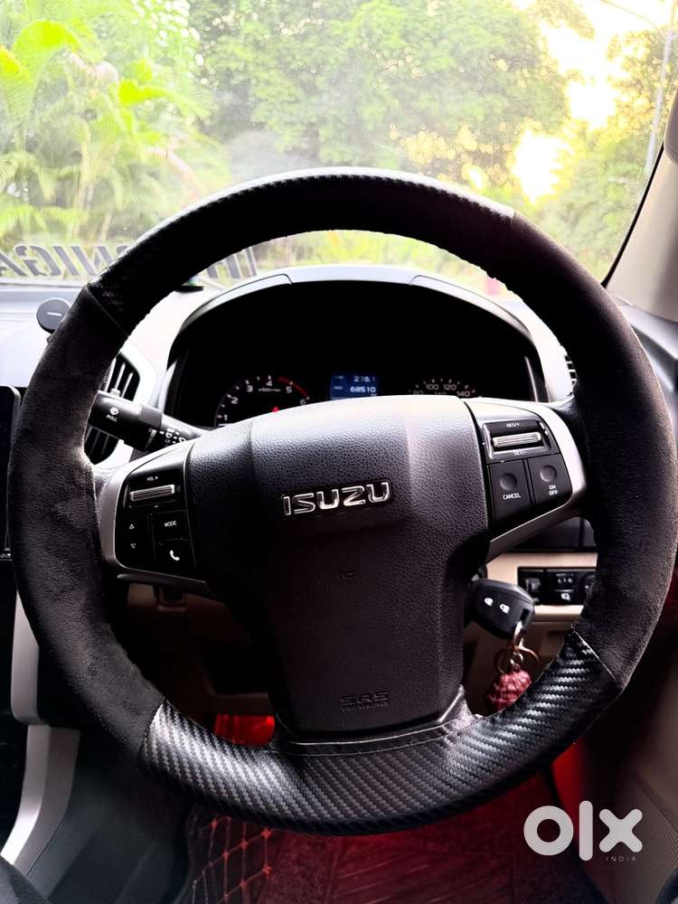 2019 Isuzu D-max V-cross 4x4  68,500 Km  Single Owner