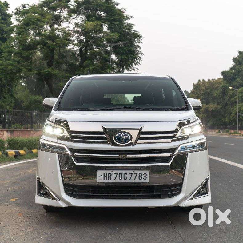 Toyota Vellfire 2.5 Executive Lounge, 2022, Petrol