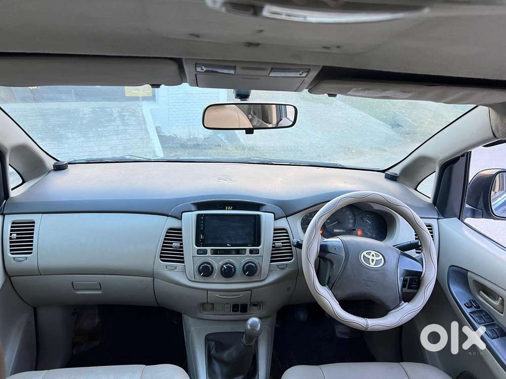 Toyota Innova 2.5 G (diesel) 8 Seater, 2012, Diesel