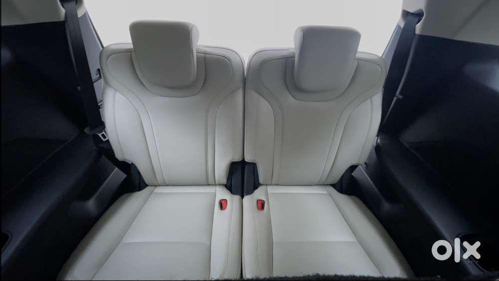 Mahindra Xuv700 2.0 Ax 7 Petrol At Str, 2021, Petrol