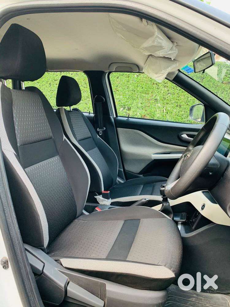 Nissan Magnite 1.0 Xv, 2023, Petrol