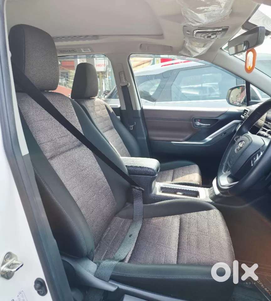 Toyota Innova Hycross, 2025, Petrol